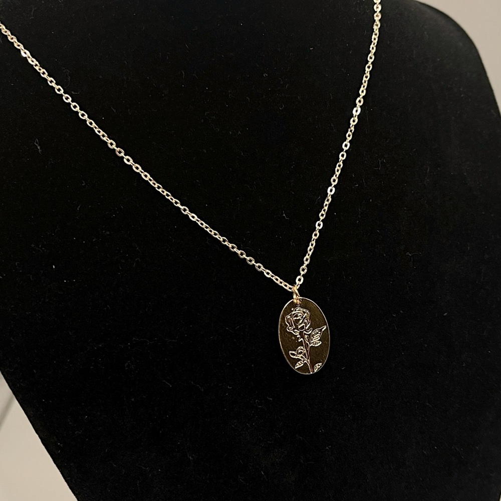 Rose Engraved Gold Necklace